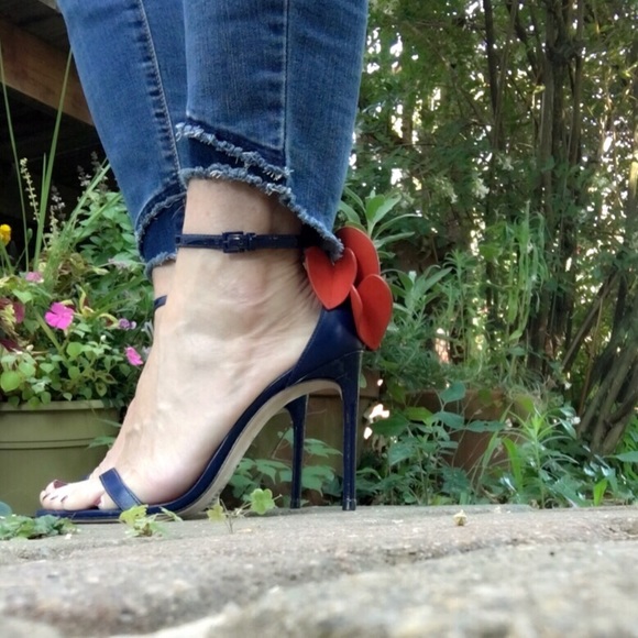 Tory Burch Amour Sandal - Picture 2 of 8